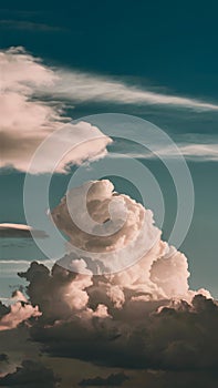 Sky vista wallpaper features sky with clouds in dynamic formation