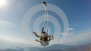 Skydiving tandem opening parachute