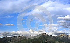 Skyline of Absaroka Mountains photo