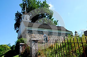 Sleepy Hollow, NY: 1685 Old Dutch Church