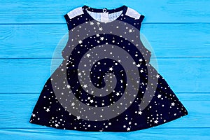 Sleeveless baby-girl cotton dress.