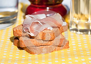 Slice bread with ham