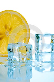 Slice of lemon and ice cubes