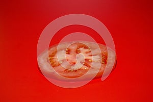 Slice tomato for hamburgers