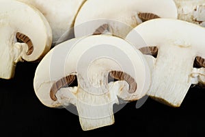 Sliced champignon mushrooms