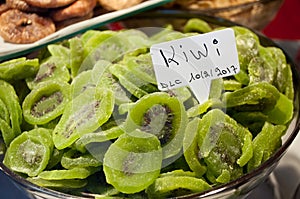 Sliced dried kiwis