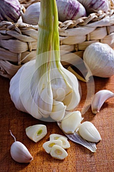 Sliced garlic