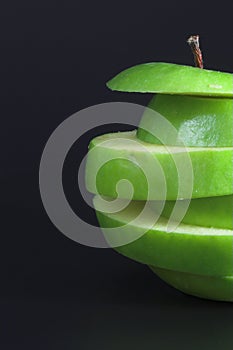 Sliced green apple