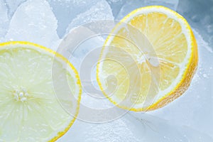 Sliced lemons and ice