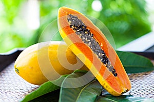 Sliced papaya