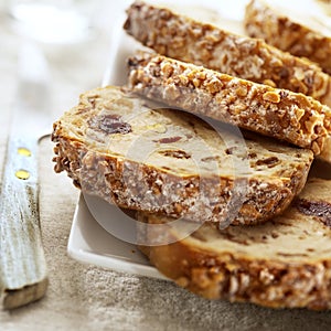 Sliced raisin bread