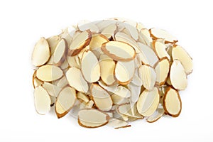 Sliced raw almonds