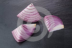 Sliced red onions