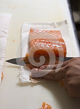 Sliced salmon processing