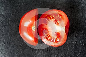 Sliced tomato, three pieces