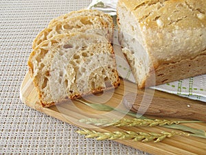 Sliced white bread with spelt flour