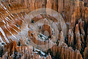slight zoom out of the peaks of the hoodoos and the canyon walls of bryce canyon national park