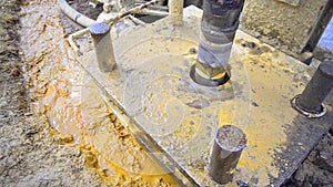 Slip on the rotary table while drilling oil