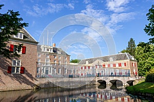 Slot Zeist from behind with the bridge visible