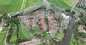 Sloten is a former fortress town in the municipality of De Friese Meren , in the Dutch province of Friesland .