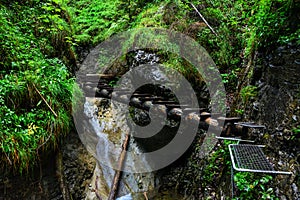 Národný park Slovenský raj, chodník v lese. Krásna krajina