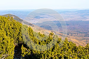 Slovensko. Krásna jesenná krajina Vysokých Tatier na Lomnický štít, Lomnický štít a Kežmarský štít, Slovensko.