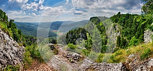 Slovensko - Muránska planina, zelená horská krajina