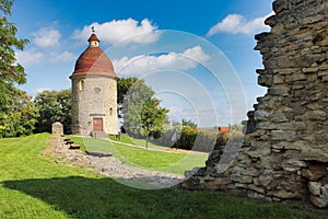 Slovensko - město Skalica, románská rotunda sv. Jiří u Kalvárie