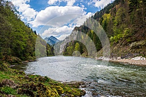 Slovensko tatranské vrcholky v mlhavém počasí