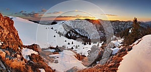Slovensko zimná hora pri západe slnka - Veľká Fatra