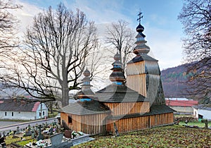 Slovensko - dřevěný kostel v Hunkovce u Svidníka