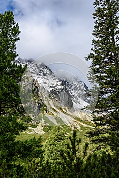 Slovakian carpathian mountains in autumn. green hills with tops