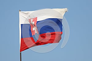 Slovenská vlajka na stožiari