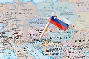 Slovenia map and flag pin