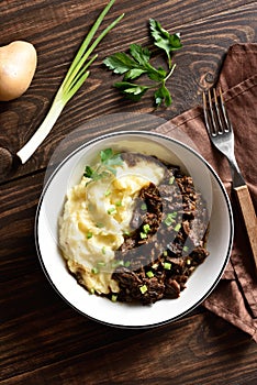 Slow cooked beef with mashed potatoes