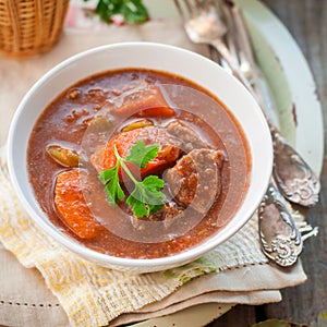 Slow Cooked Beef Stew with Vegetables