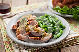 Slow Cooked Pork with Apple Sauce and Green Beans