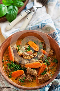 Slow cooker beef stew