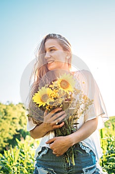 Slow living, digital detox, happiness is in small things concept. Lifestyle portrait of beautiful girl who enjoys nature