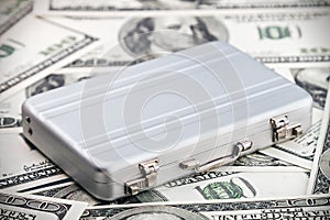 Small aluminum case for the dollar