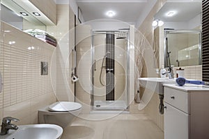 Small bathroom in contemporary style