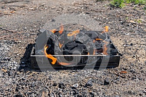 Small Grill, Portable Barbecue, BBQ with Flame and Smoke, Mini Barbecue for Outdoor Recreation