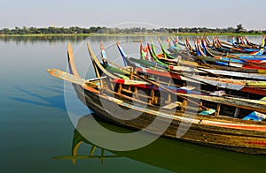 The small harbor on Taungthaman Lake