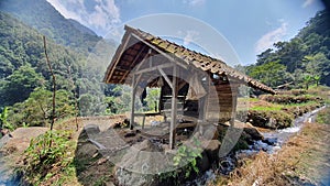 A small hut in the middle of a rice field, a place for farmers to rest when they see the rice fields