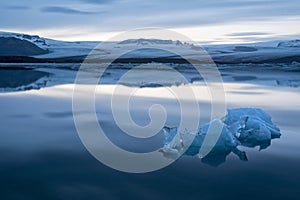 Small icebergs in the jokulsarlon lagoon