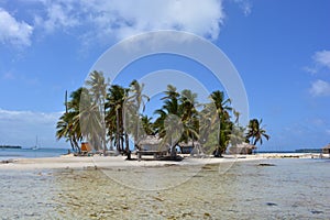 Small island in San Blas archipelago, PanamÃÂ¡ photo