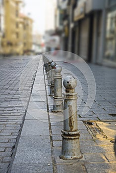 Pequeno polos proteccion contra estacionamiento en el gran ciudades 