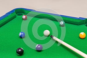 A small snooker toy set