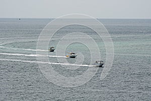 Small speed boat Compete for time to get people across the sea.