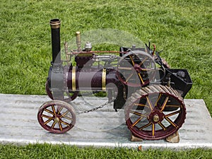 Small steam engine